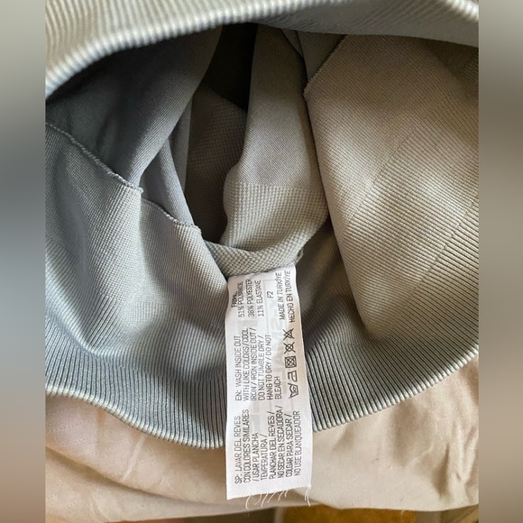 Utility Grey Alphalete Amplify Leggings - Picture 3 of 8